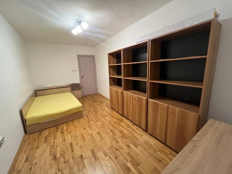 Дава се под наем Тристаен апартамент в София, Хладилника - 100 кв.м за 749 € - Снимка #2