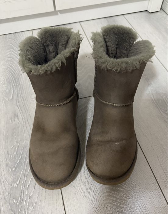 UGG nr. 38 super pret