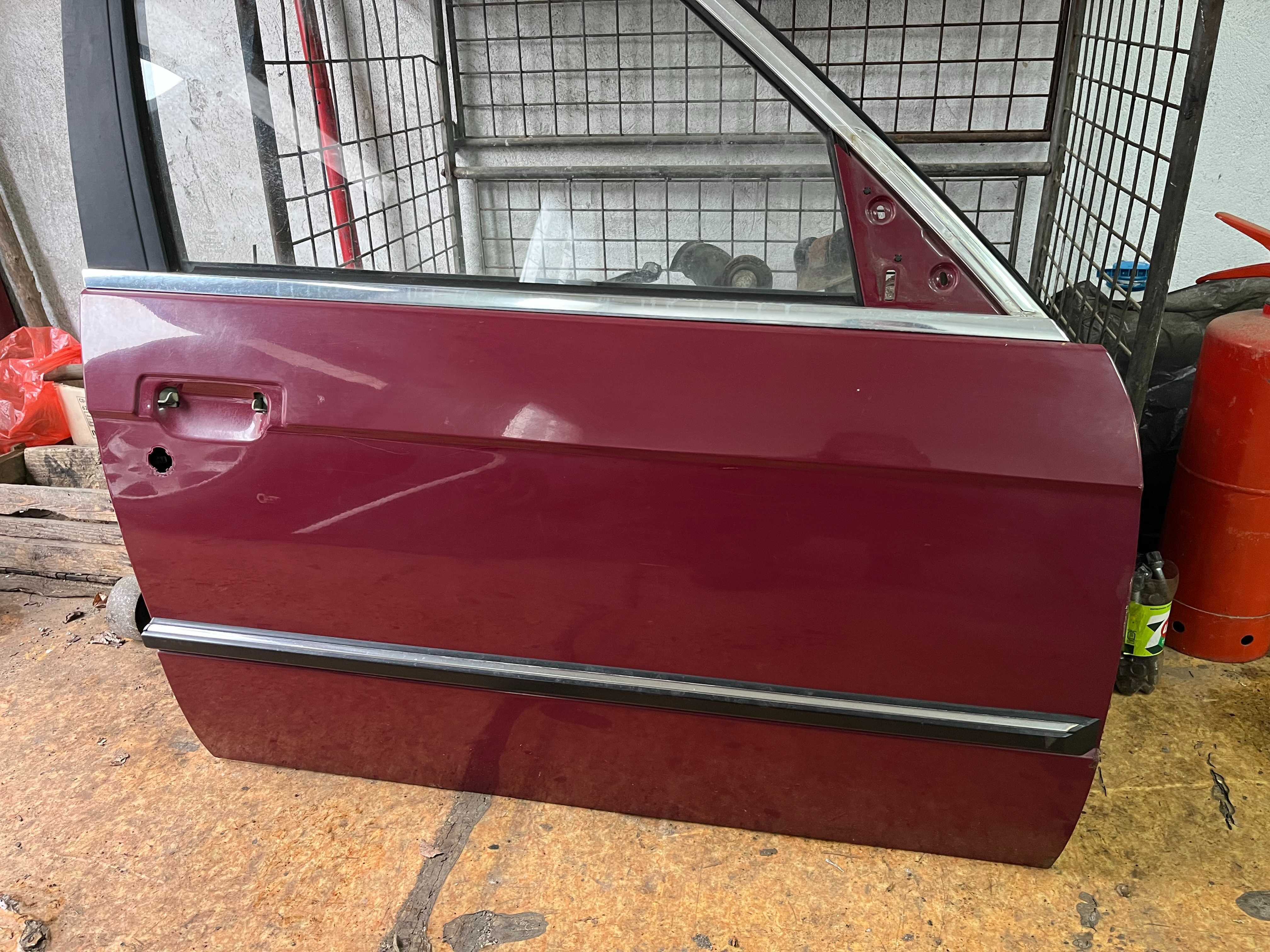 Предна дясна врата за BMW E30 Седан (двоен стоп)