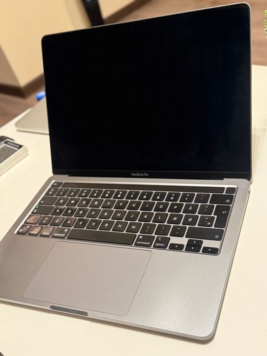 MacBook Pro M2 2022 256GB / CPU
MacBook Pro M2 2022 / 8GB/256 SSD