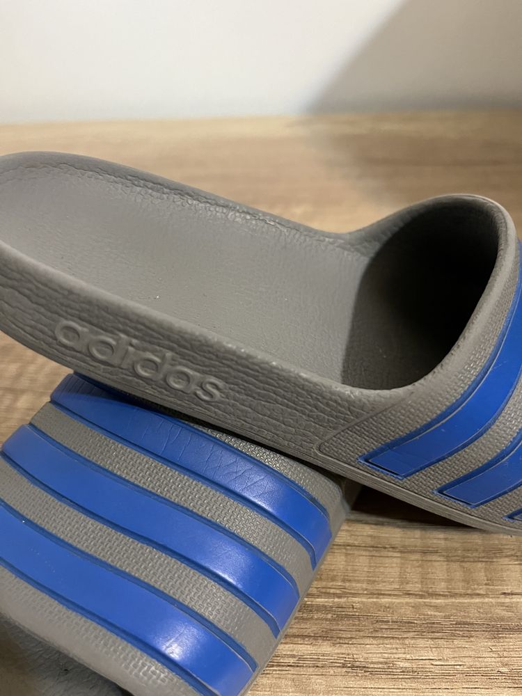 Șlapi papuci Adidas mărimea 33, 20 cm