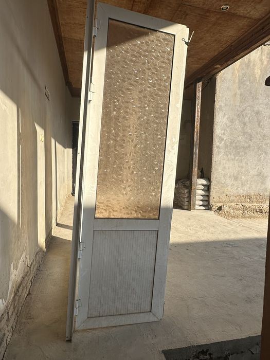 Akfa eshik oq rangli