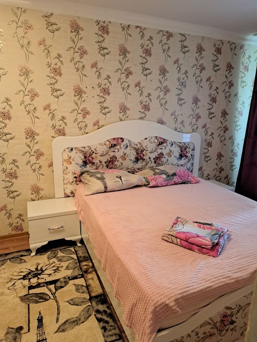 Сдаю посуточно1, 2,3комн.кв.в 12 мкр,8мкр,6мкр,.