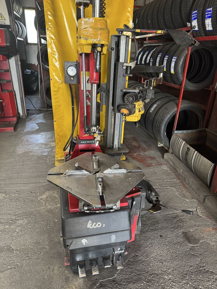 Aparat de dejantat runflat leverless Teco