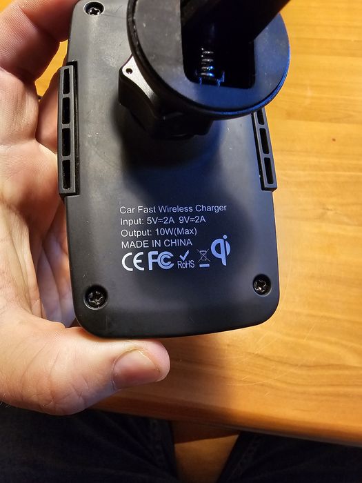 Suport auto cu încărcare wireless 10w grila ventilație sau parbriz