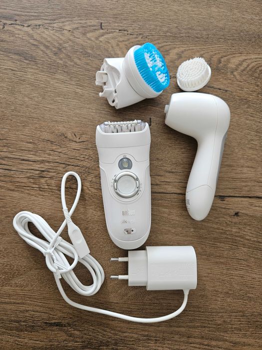 Set Epilator Braun Silk-Epil 7 si Perie exfoliere corporala si faciala