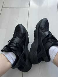 Nike Huarache Black