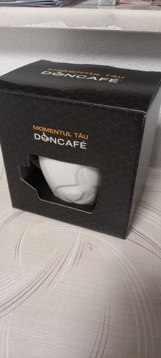 Două cești +farfurii pentru cafea