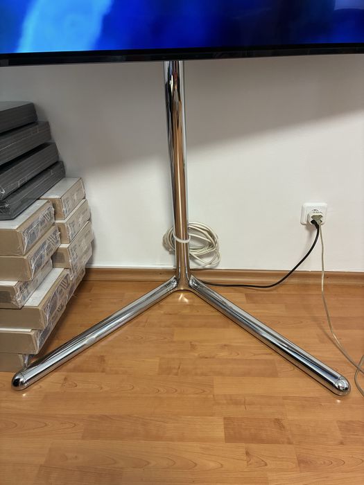 Suport de podea pentru televizor