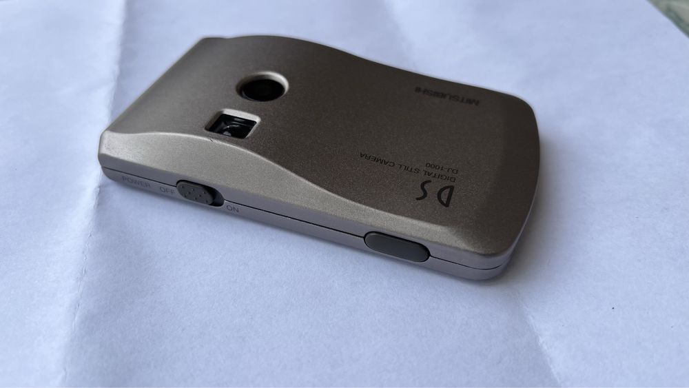 Фотоапарат Mitsubishi DJ 1000