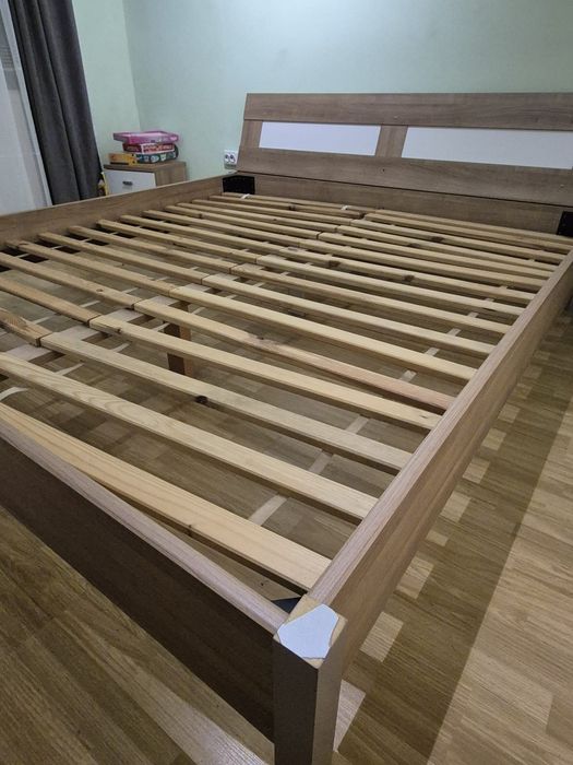 Cadru de pat si saltea bonus!