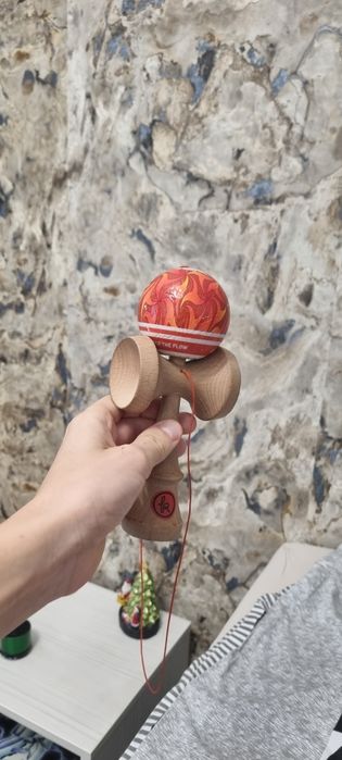 Kendama Europe cu balance hole