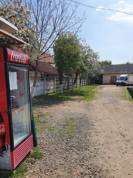 Vand sau inchiriez spatiu comercial surduc