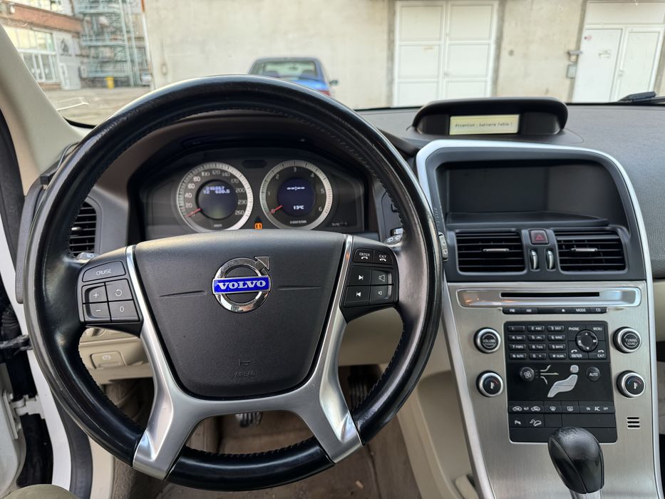 Dezmembrez Volvo Xc 60 2.4 an 2011euro5