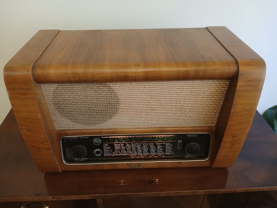 Vand radio cu lămpi Graetz Super 155WE Export,an 1952.