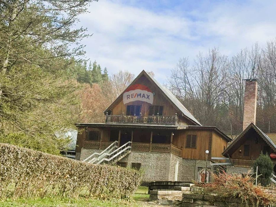 Туристическа хижа,гр. Априлци, кв. Видима TE