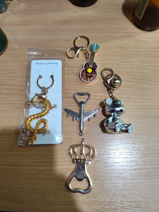 Brelocuri de vanzare