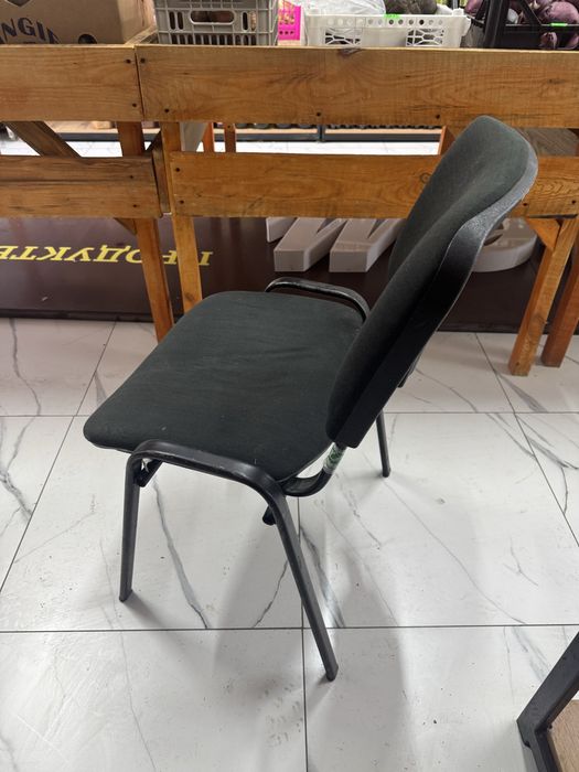 Продается стул офисный