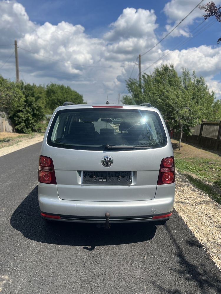 Volkswagen Touran 1.9 Tdi 2010 impecabil