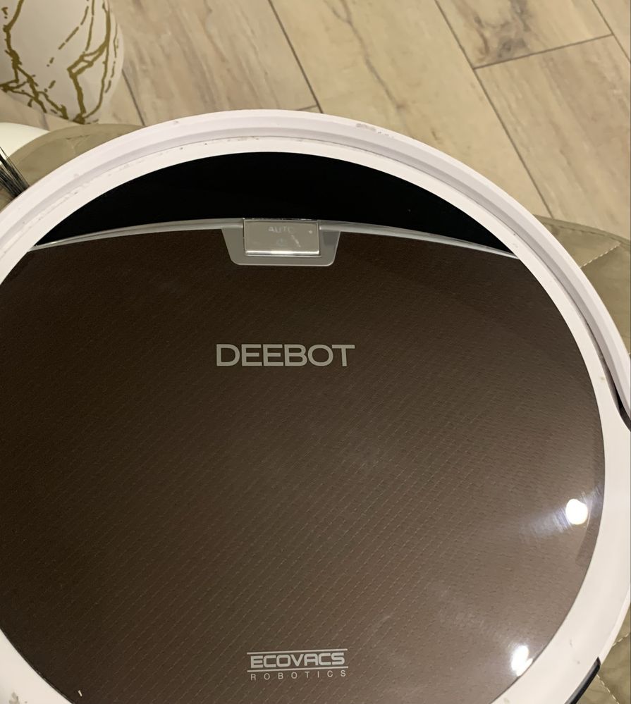 Продаю робот пылесос