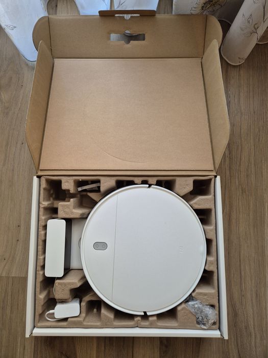 Aspirator robot MI vacuum mop essential