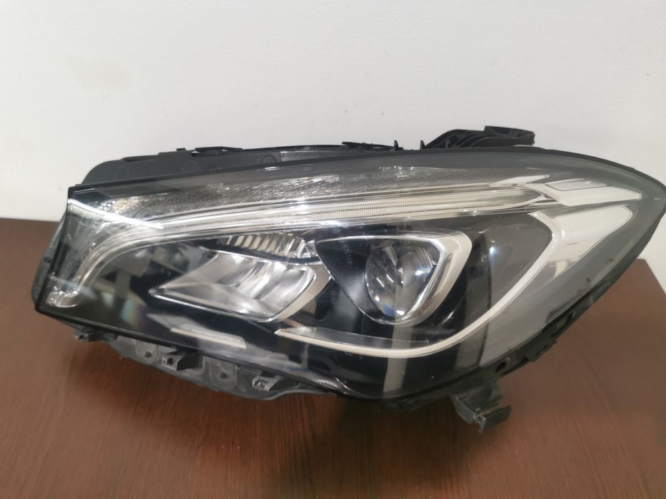 Far stânga led Mercedes cla