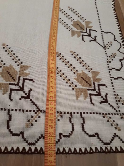 Fata masa cusuta ietamina etamina