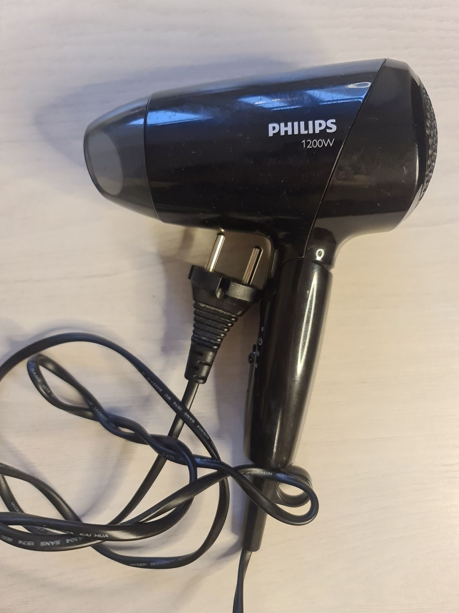 Фен philips nl 9206. В хорошем рабочем состоянии.