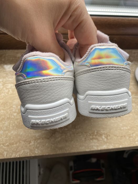 Adidasi Skechers marimea 23