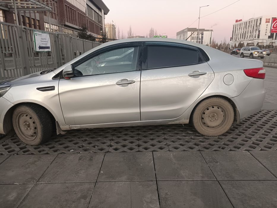 Продам Киа Рио 2013 года выпуска, вложение поикузову