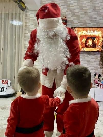 MOS CRACIUN vine la tine acasa