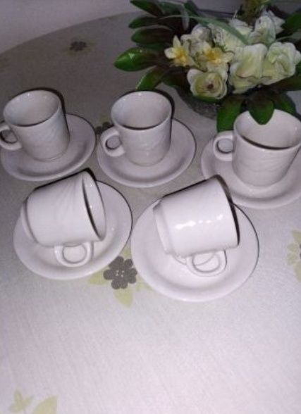 Чаши за алкохол, чай, кафе, безалкохолни напитки.