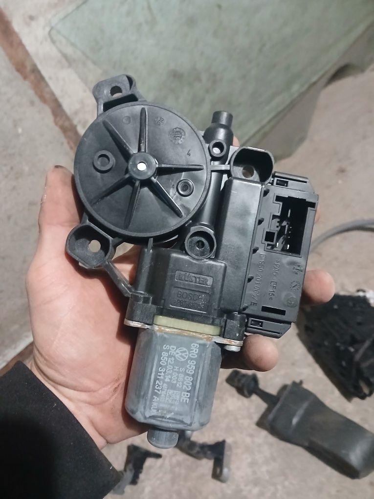 Vw polo 2009 2017 оборудване за врати- предна и задна дясна
