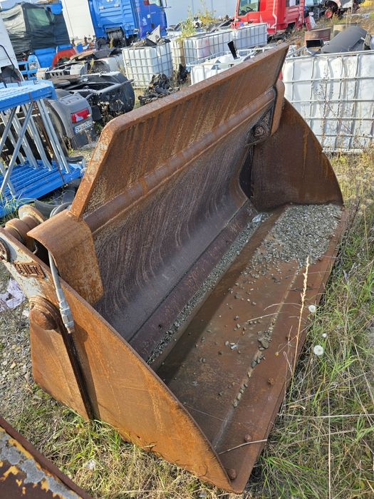 Cupa multifuncțională Buldoexcavator Vola