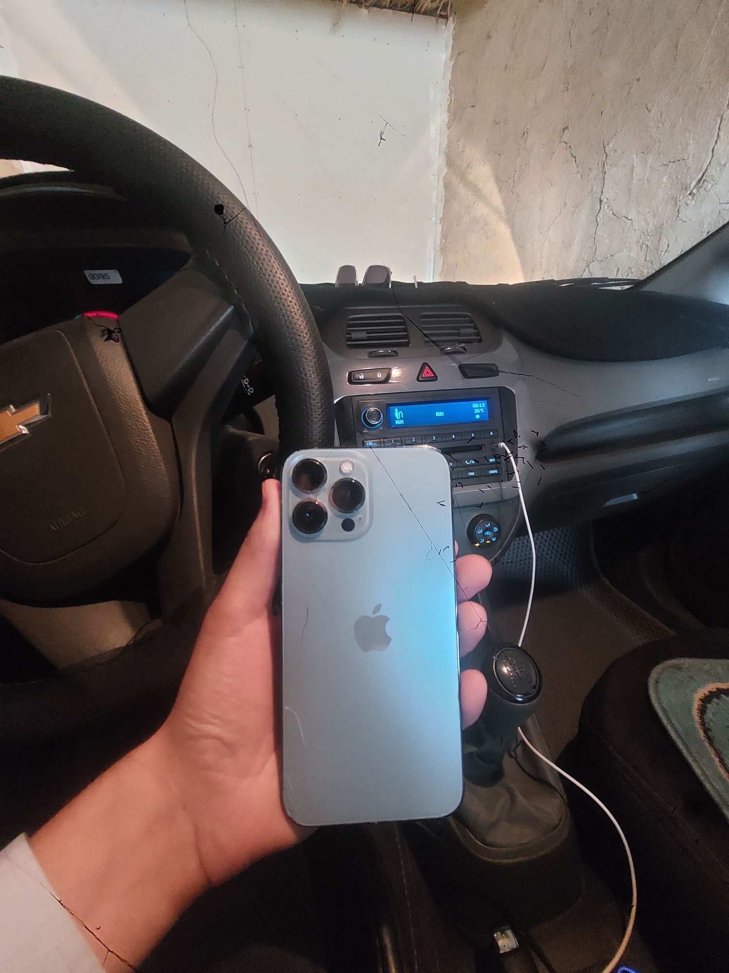 Ayfon 13 pro max radnoy