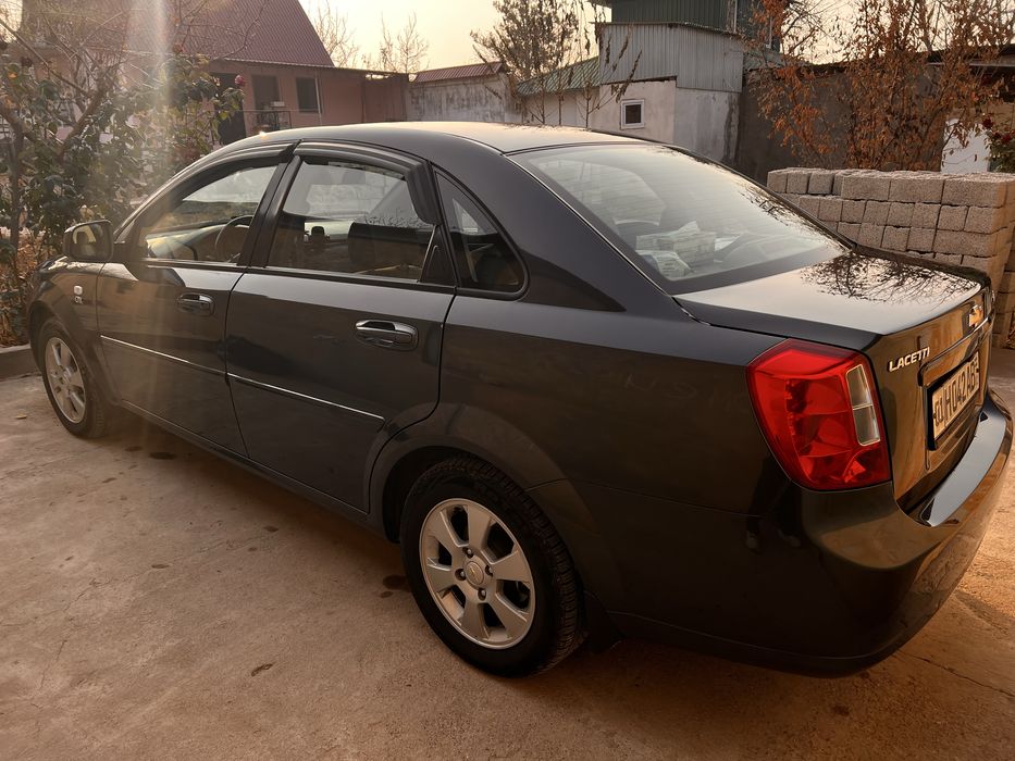 Джентра .Продаю свою машину срочно