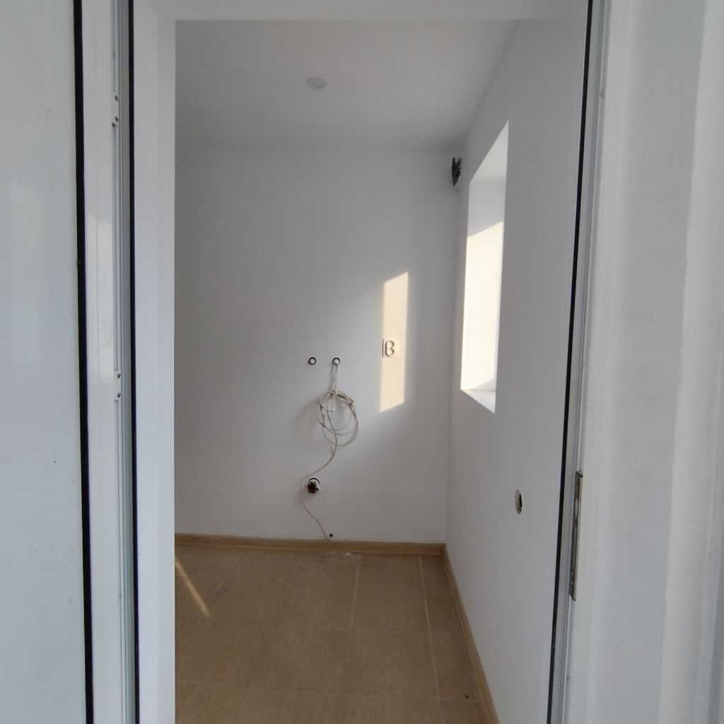 Продава се Къща в Лом - 86 кв.м за 475 €/кв.м - Снимка #3