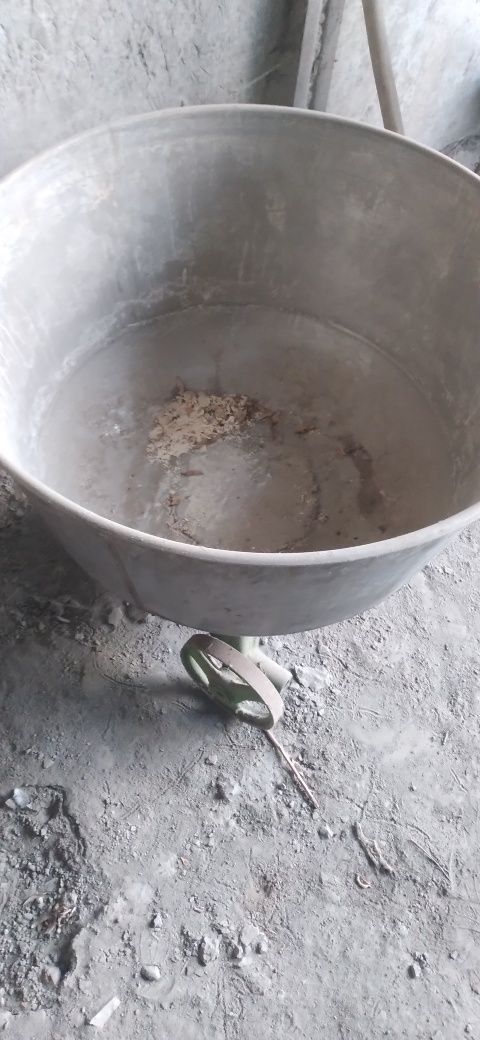 Pekxleb chiqaradigan  pekarniy xamma narsasi bor