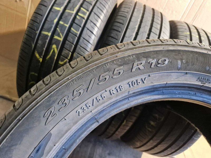 4 Pirelli R19 235/55 Anvelope de vară Dot3319