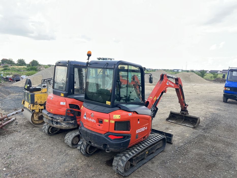 Închiriez utilaje : Bobcat,Miniexcavator, Buldoexcavator , Compactor!