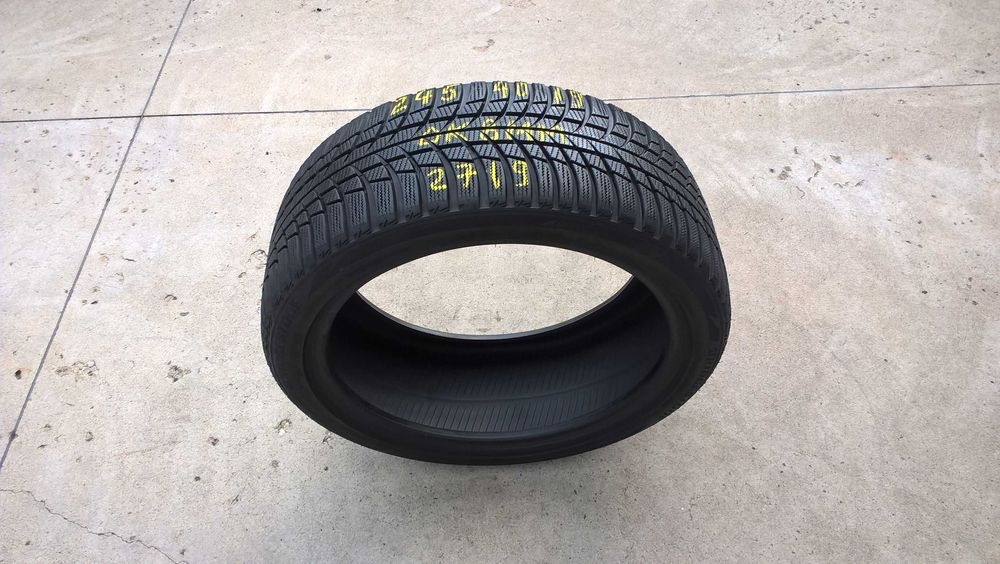 O anvelopa iarna 245 40 19 bridgestone blizzak Lm001 profil 8 mm
