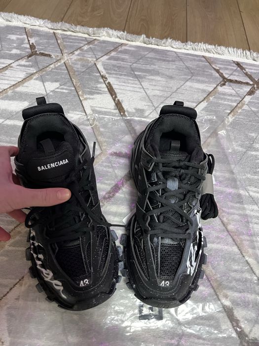 Balenciaga track