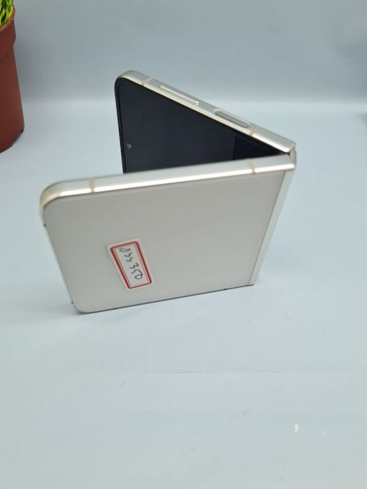 Samsung flip 5  256gb