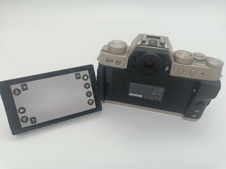 Aparat foto Mirrorless Fujifilm X-T200, obiectiv XC 15-45mm, Card 64GB