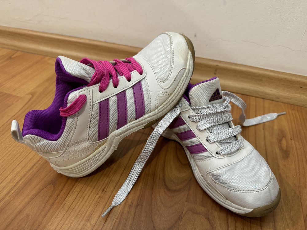 Adidasi, Adidas pentru fetite, marimea 32