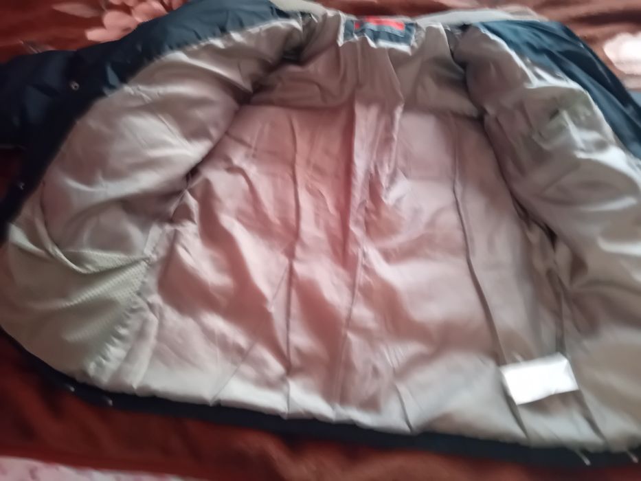 Geaca Nike folosita foarte putin