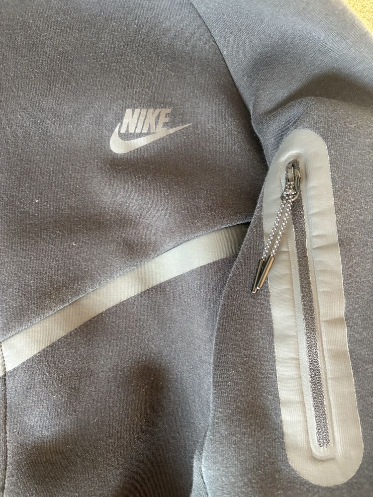 Nike tech fleece горнище М