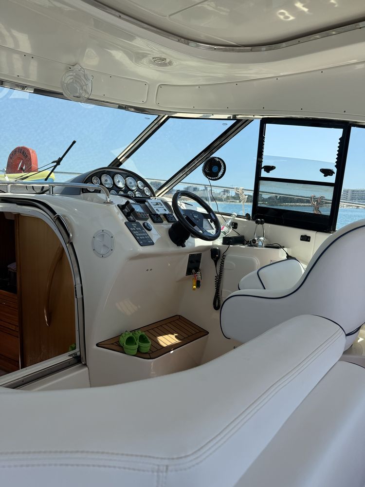Barca Bavaria 35 HT IMPECABILA