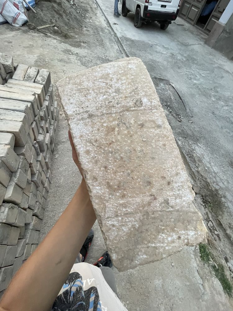 Никалай пиших гишт