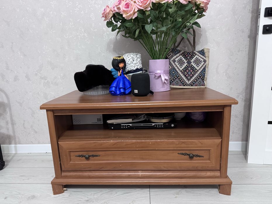 Отдам тумбу дерево